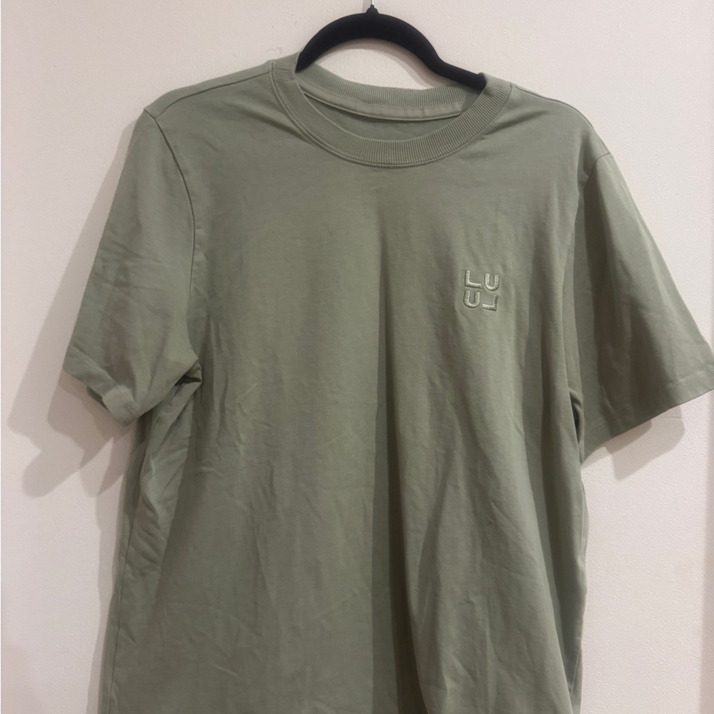 Lululemon men’s olive green crew neck t shirt
